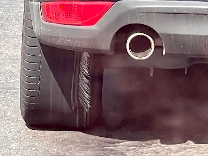 輪胎內側過度磨損