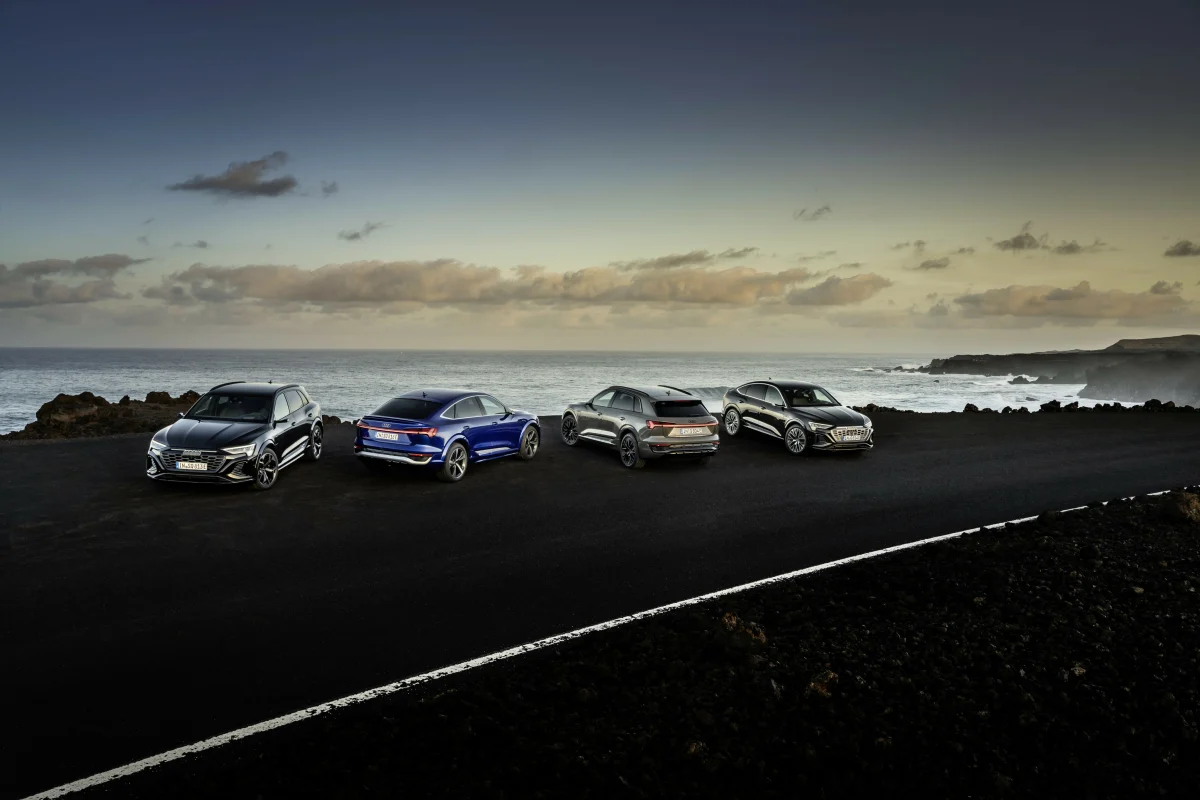Static photo, Colour: Mythos Black metallic, Audi SQ8 Sportback e-tron Colour: Ultra Blue metallic, Audi SQ8 e-tron Colour: Chronos Gray metallic, Audi Q8 Sportback 55 e-tron quattro Colour: Madeira Brown metallic.