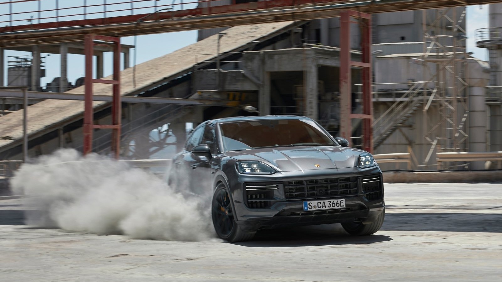 Porsche-Cayenne_Turbo_E-Hybrid_Coupe_with_GT_Package